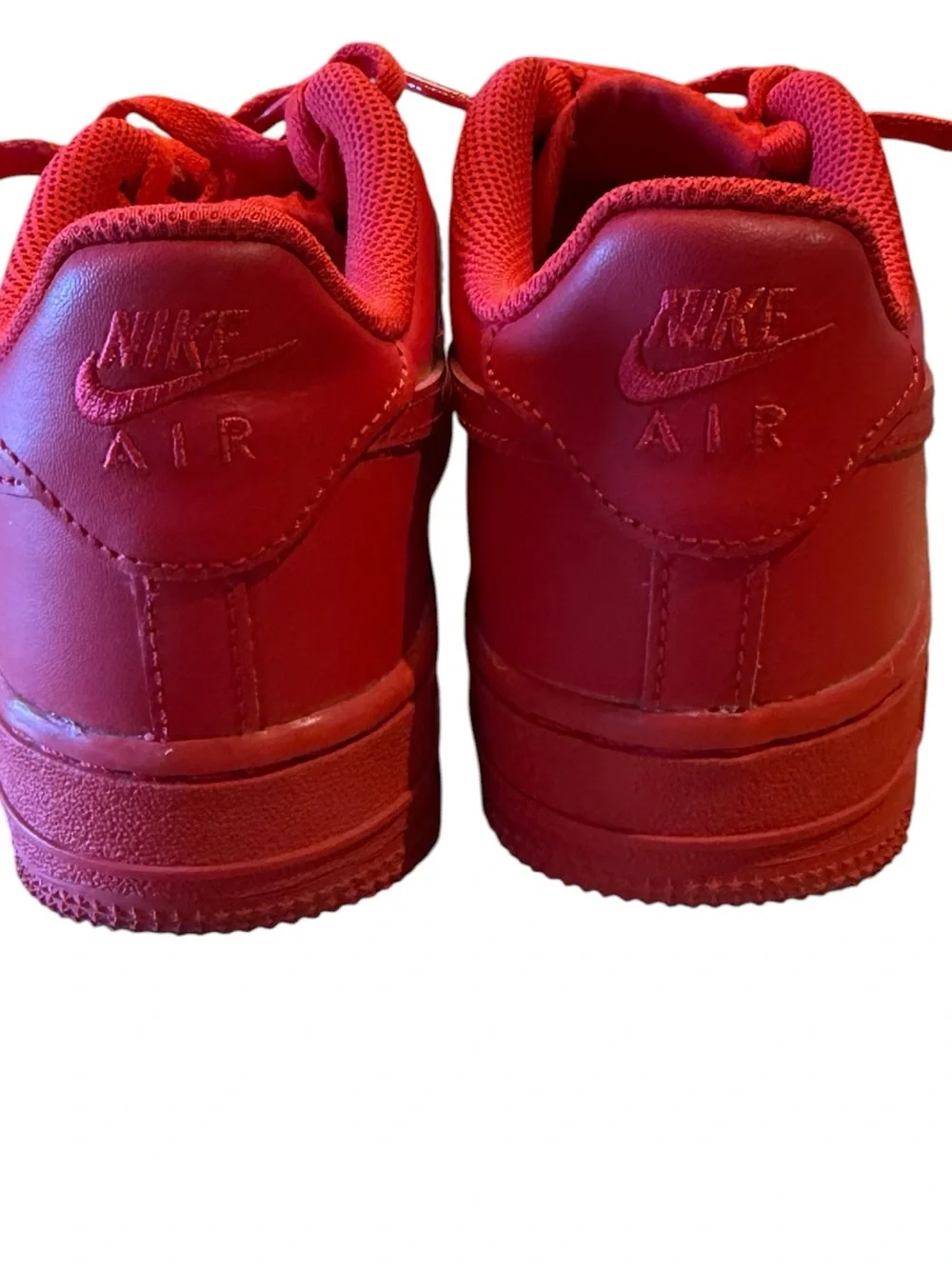 Nike Air Force 1 Kids Size 5.5 University Red Low Top Sneakers